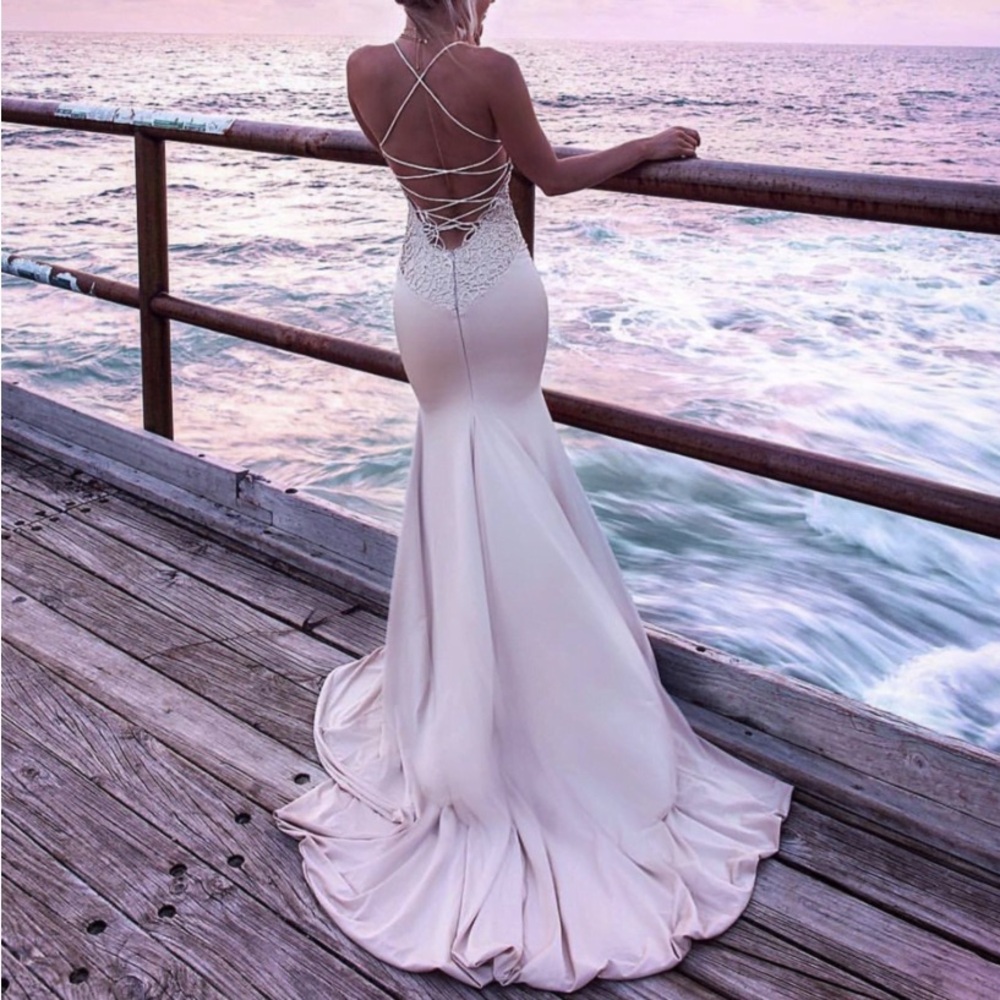 NWT Gemeli Power Jay and Co Gown in Black 4 - Picture 5 of 15